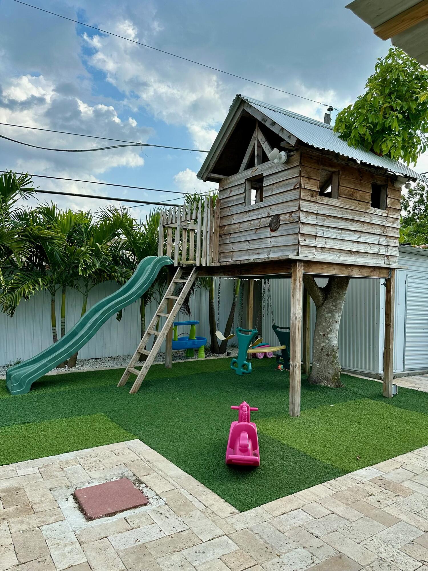 SCOTT ESTATES - Residential
