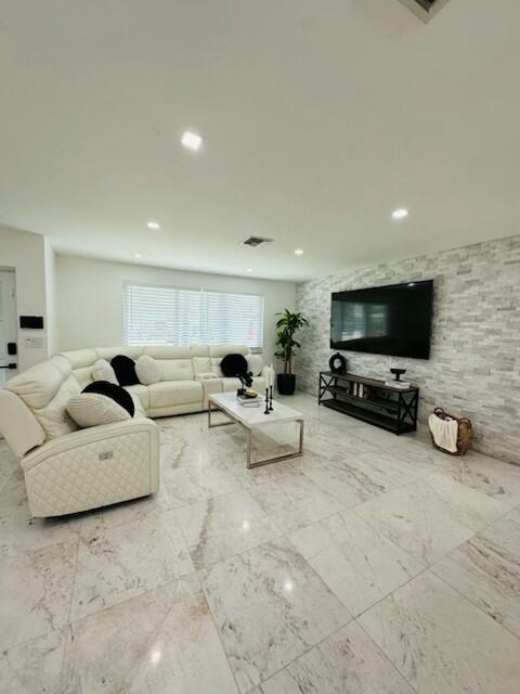 7540 Hope Street, Hollywood, FL, 33024/$595,000 2 7540 Hope Street