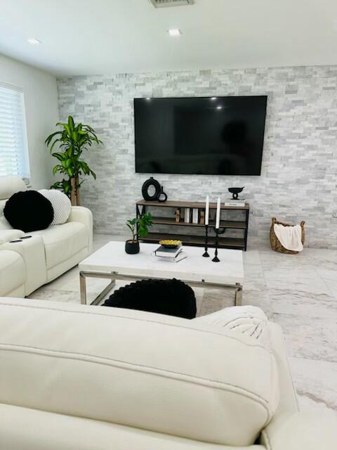 7540 Hope Street, Hollywood, FL, 33024/$595,000 4 7540 Hope Street