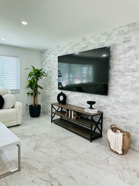 7540 Hope Street, Hollywood, FL, 33024/$595,000 3 7540 Hope Street