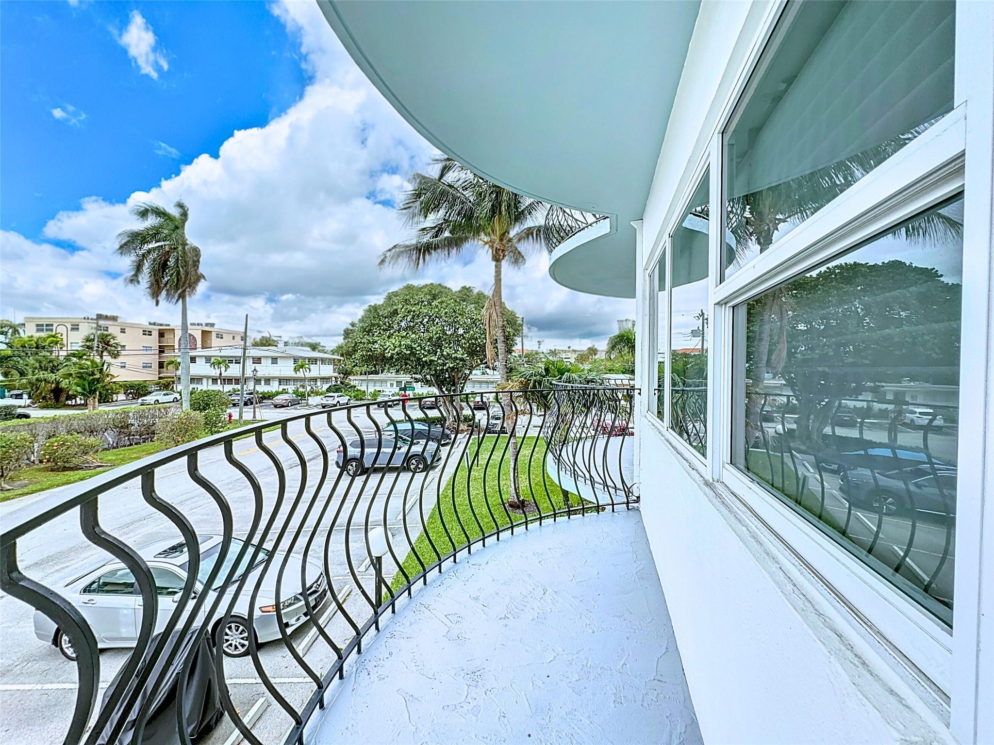LE CERCLE BY THE BEACH - Residential