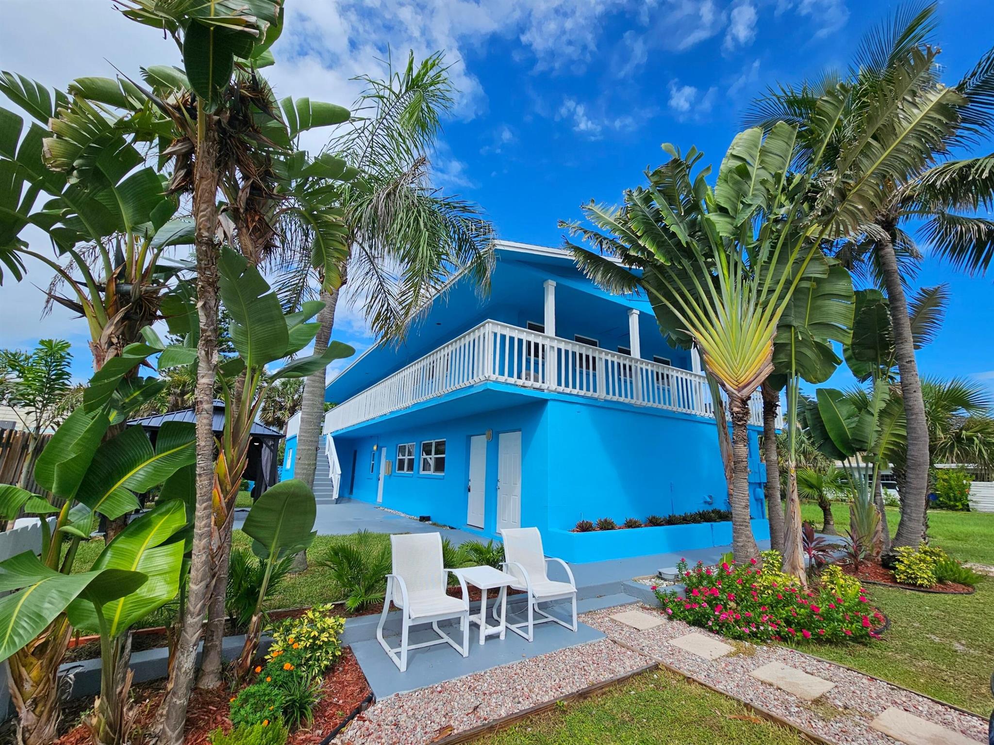 Charming newly renovated and modern 2/1 apartment in the heart of Hutchinson Island on Ocean Drive (A1A) facing the beaches and close to downtown. Boutique apartment building in Fort Pierce, Hutchinson Island with Ocean Views. Walk to Beach! Updated kitchen, appliances, floors, and bathrooms. New mini-split A/C units installed recently. Apartments have gas and electric appliances, common laundry. Located just steps away from the Atlantic Ocean and nearby public beaches walking distance. Building has ocean views. Live the lifestyle of the sun, sea, and relaxation! Building has a new roof and impact windows and doors. Ground floor unit, no stairs. NO HOA! QUICK APPROVALS.!