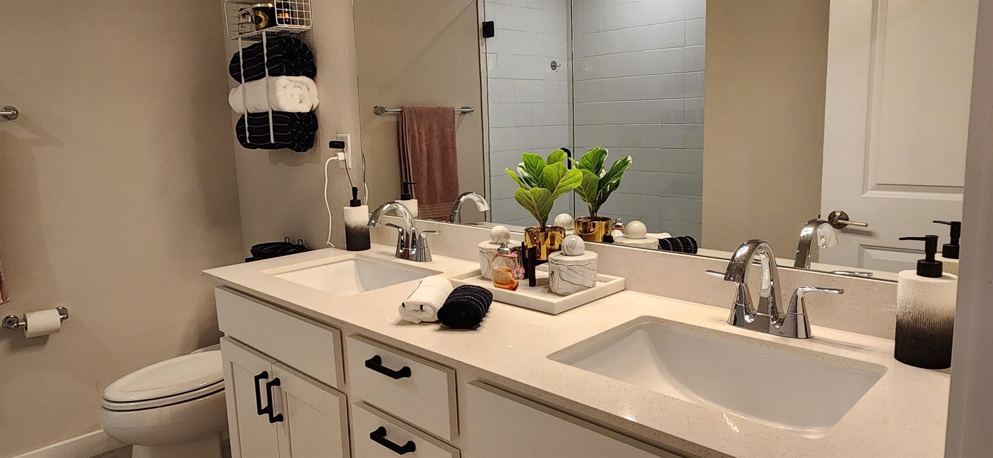 COSTA BLANCA VILLAS - Residential Lease