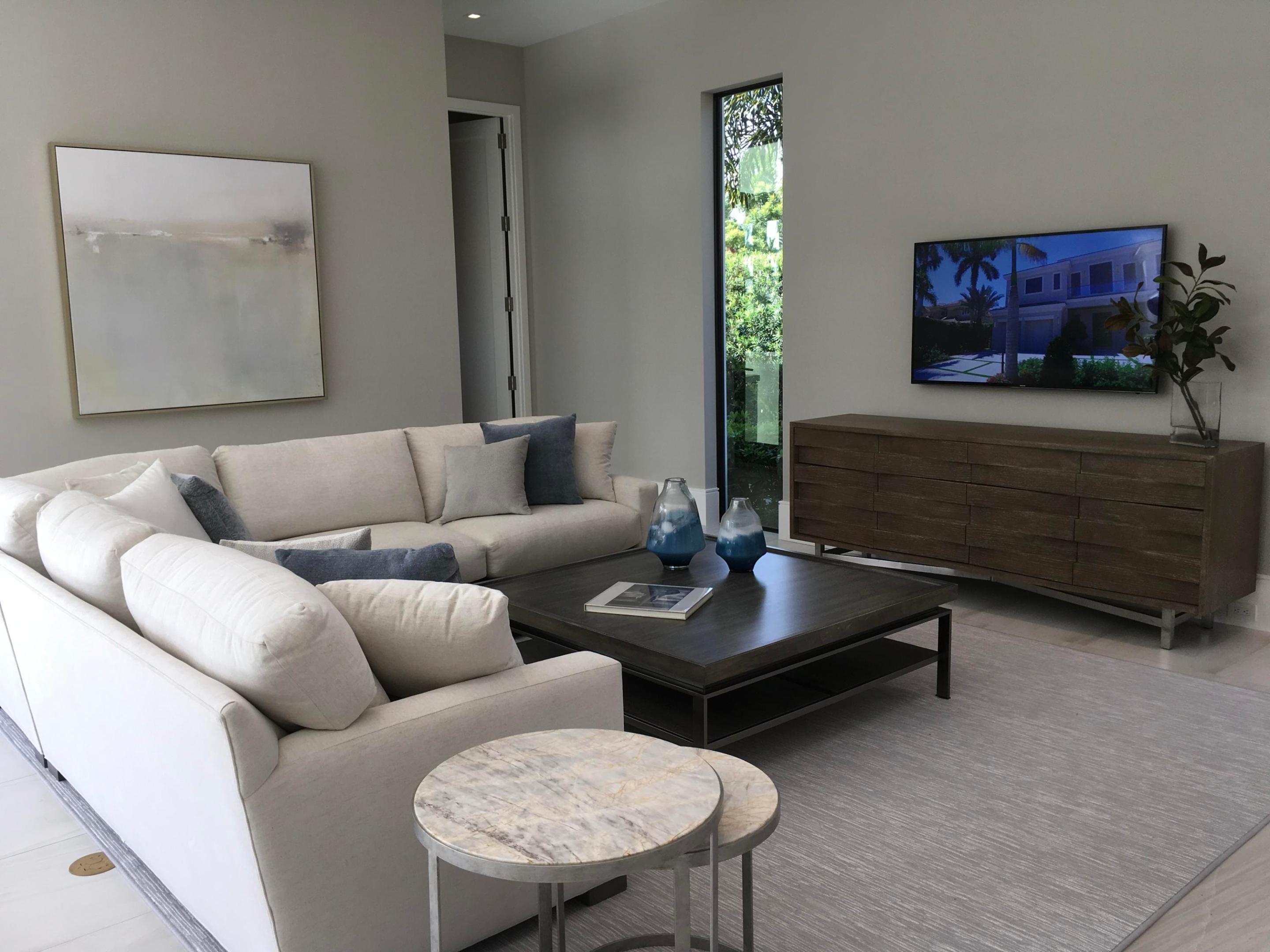 ROYAL PALM YACHT & COUNTRY CLUB - Residential