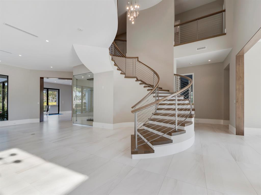 ROYAL PALM YACHT & COUNTRY CLUB - Residential