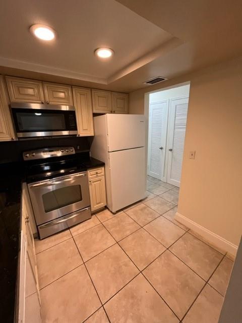 Dolphin Apartments - Residential Lease