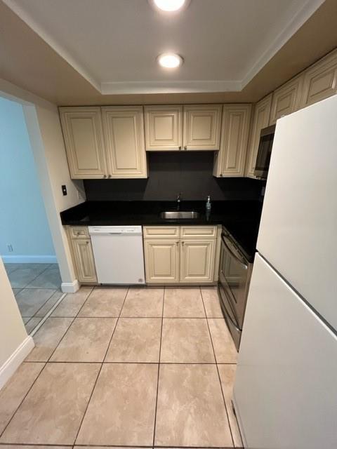 Dolphin Apartments - Residential Lease