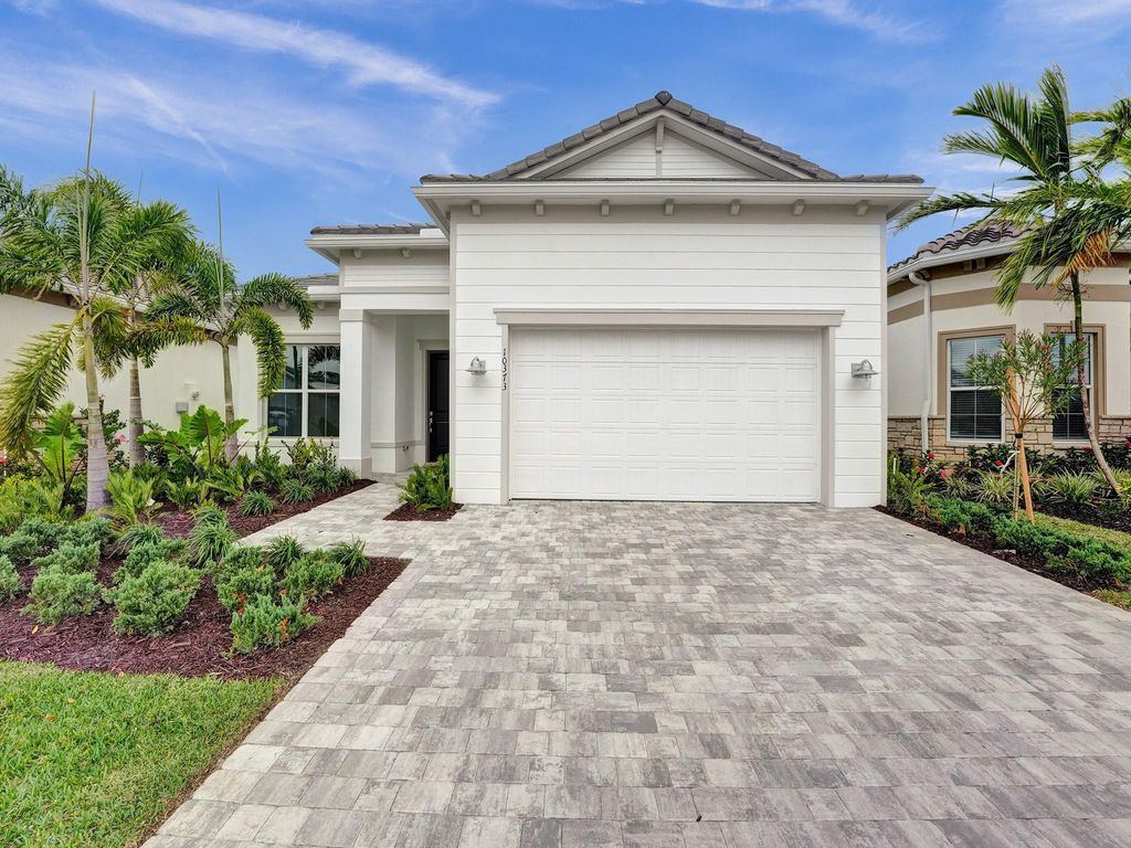 Photo of 10373 Northbrook Circle, Palm Beach Gardens, FL 33412 (MLS # F10451068)
