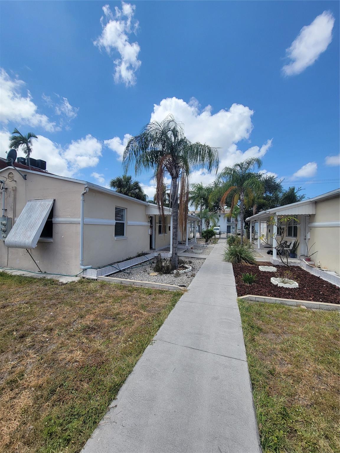 Hollywood 1-21 B - Residential Lease