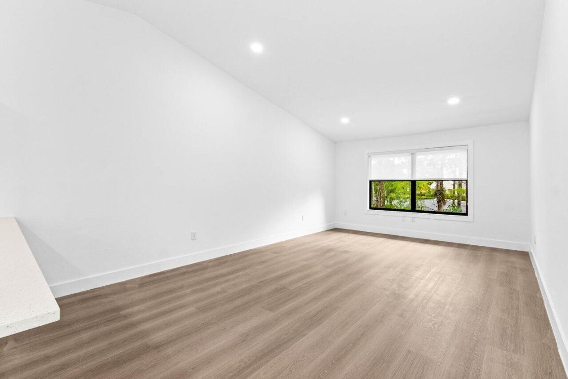 SHEFFIELD WOODS AT WELLINGTON CONDO - Residential