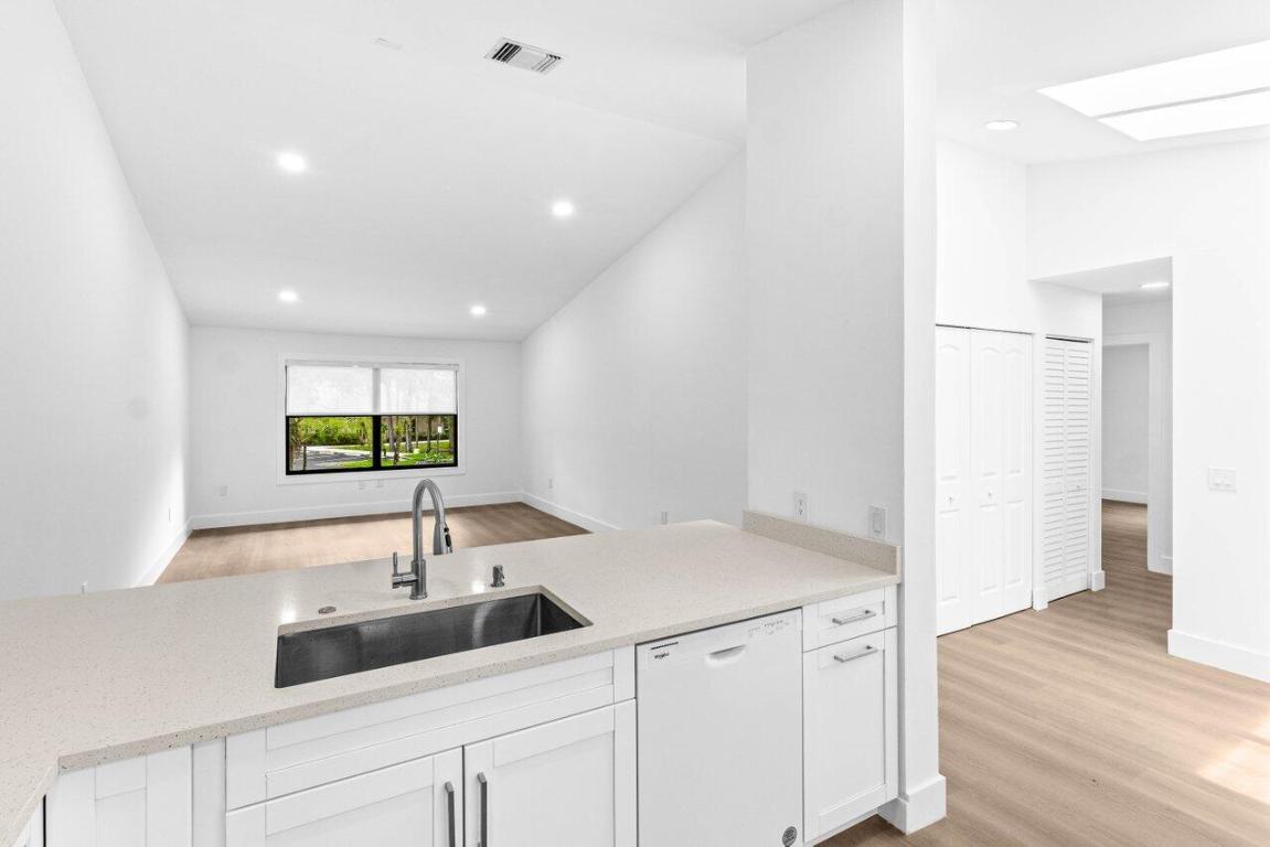 SHEFFIELD WOODS AT WELLINGTON CONDO - Residential