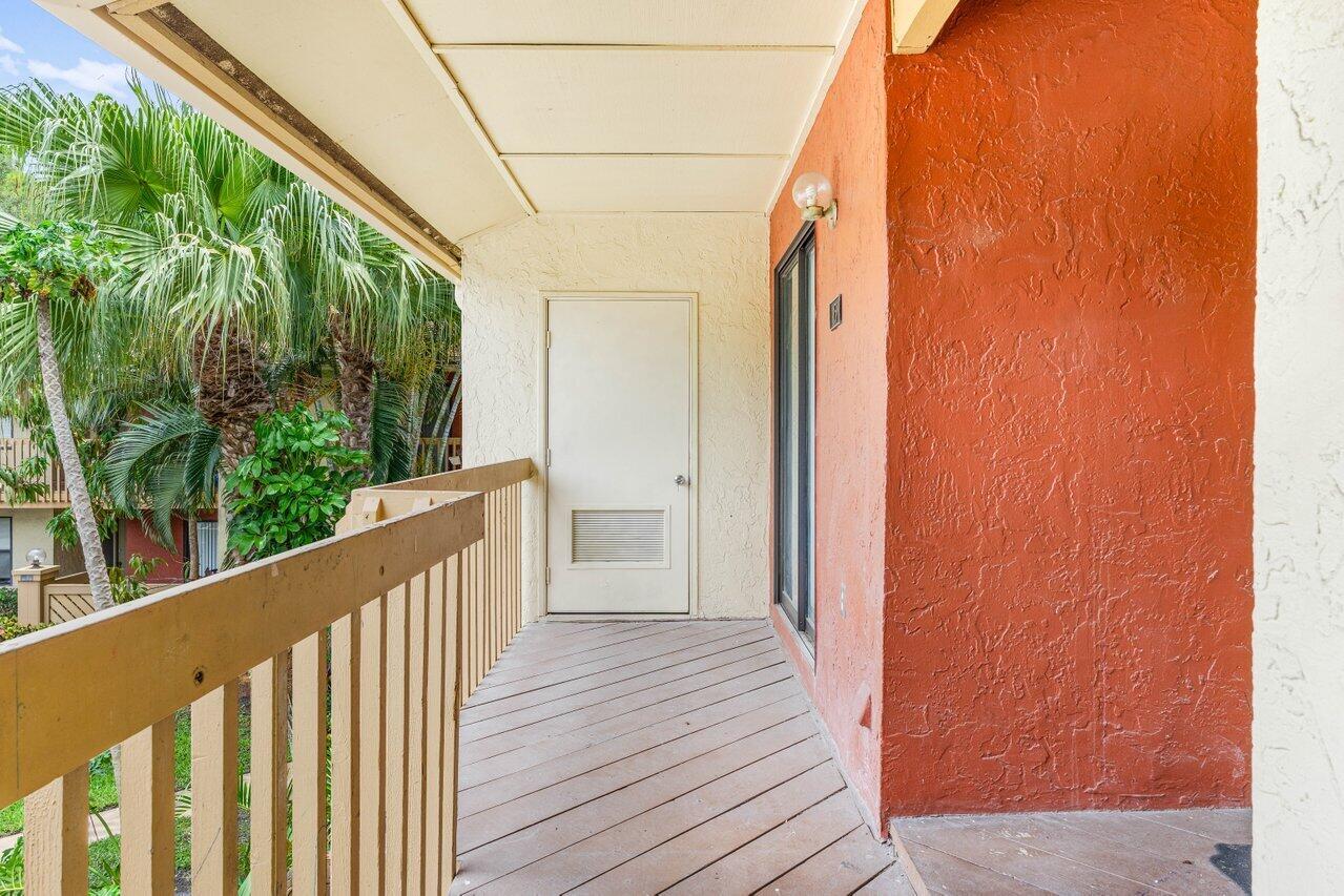 SHEFFIELD WOODS AT WELLINGTON CONDO - Residential