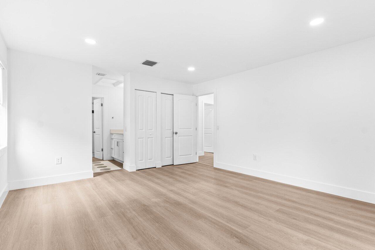 SHEFFIELD WOODS AT WELLINGTON CONDO - Residential