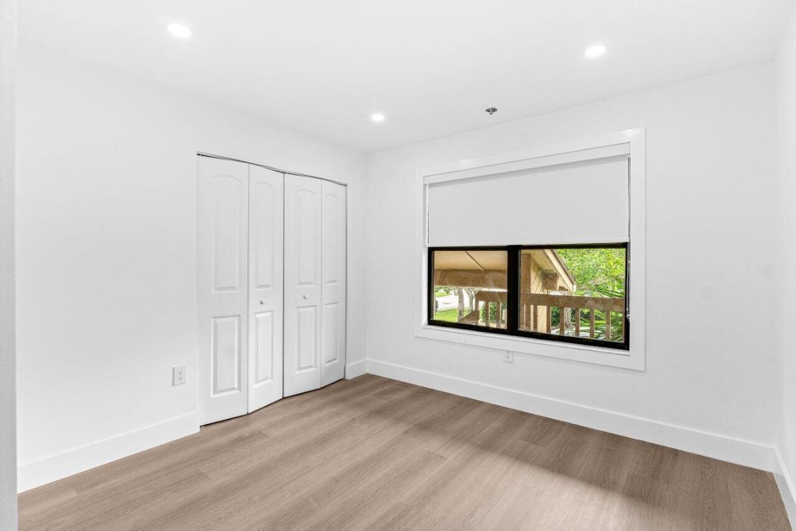 SHEFFIELD WOODS AT WELLINGTON CONDO - Residential