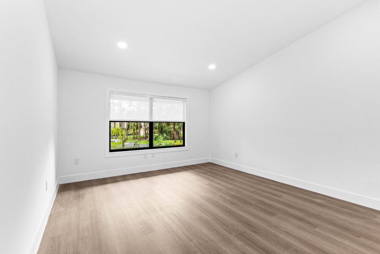 SHEFFIELD WOODS AT WELLINGTON CONDO - Residential