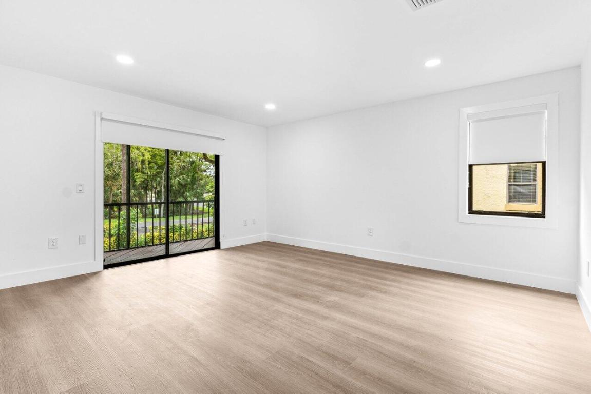 SHEFFIELD WOODS AT WELLINGTON CONDO - Residential