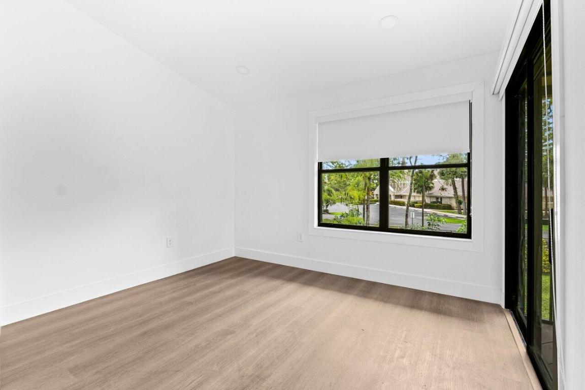 SHEFFIELD WOODS AT WELLINGTON CONDO - Residential