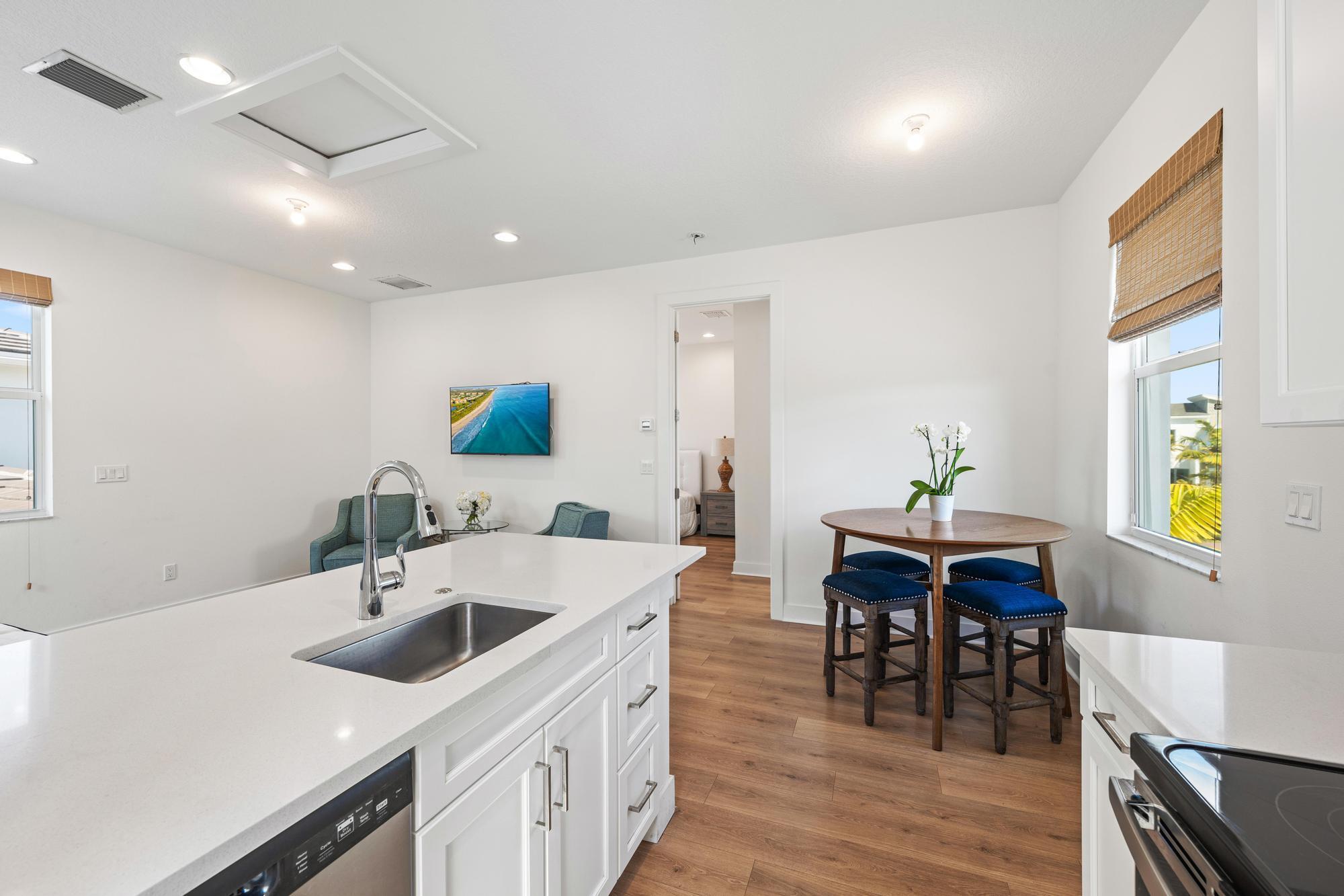 ALTON NEIGHBORHOOD - Residential Lease
