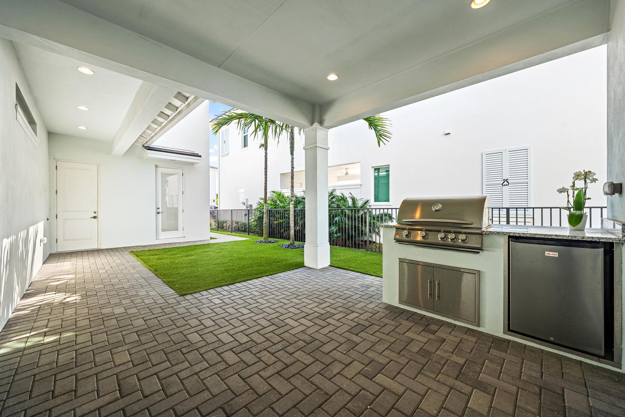 ALTON NEIGHBORHOOD - Residential Lease