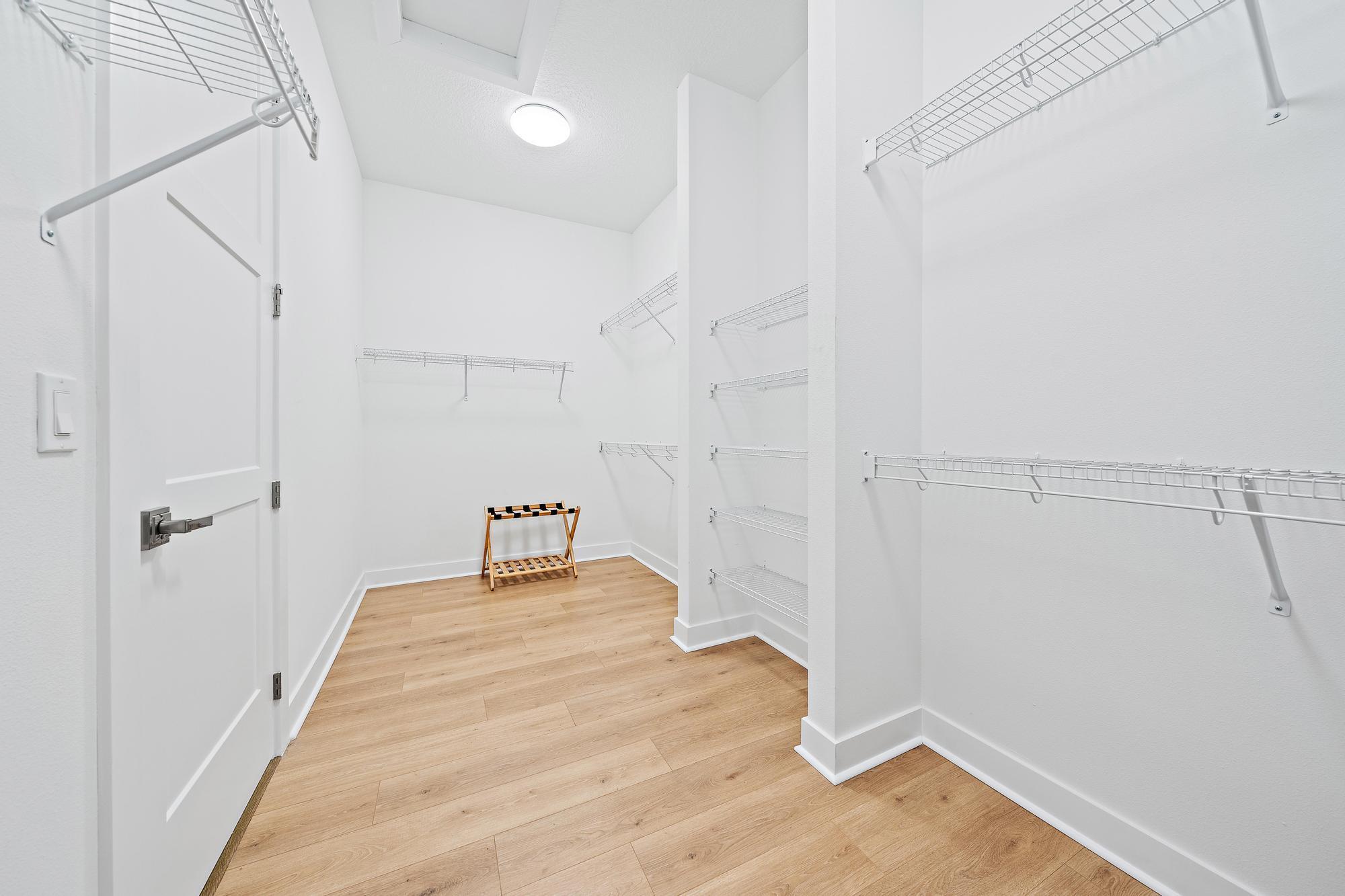 ALTON NEIGHBORHOOD - Residential Lease