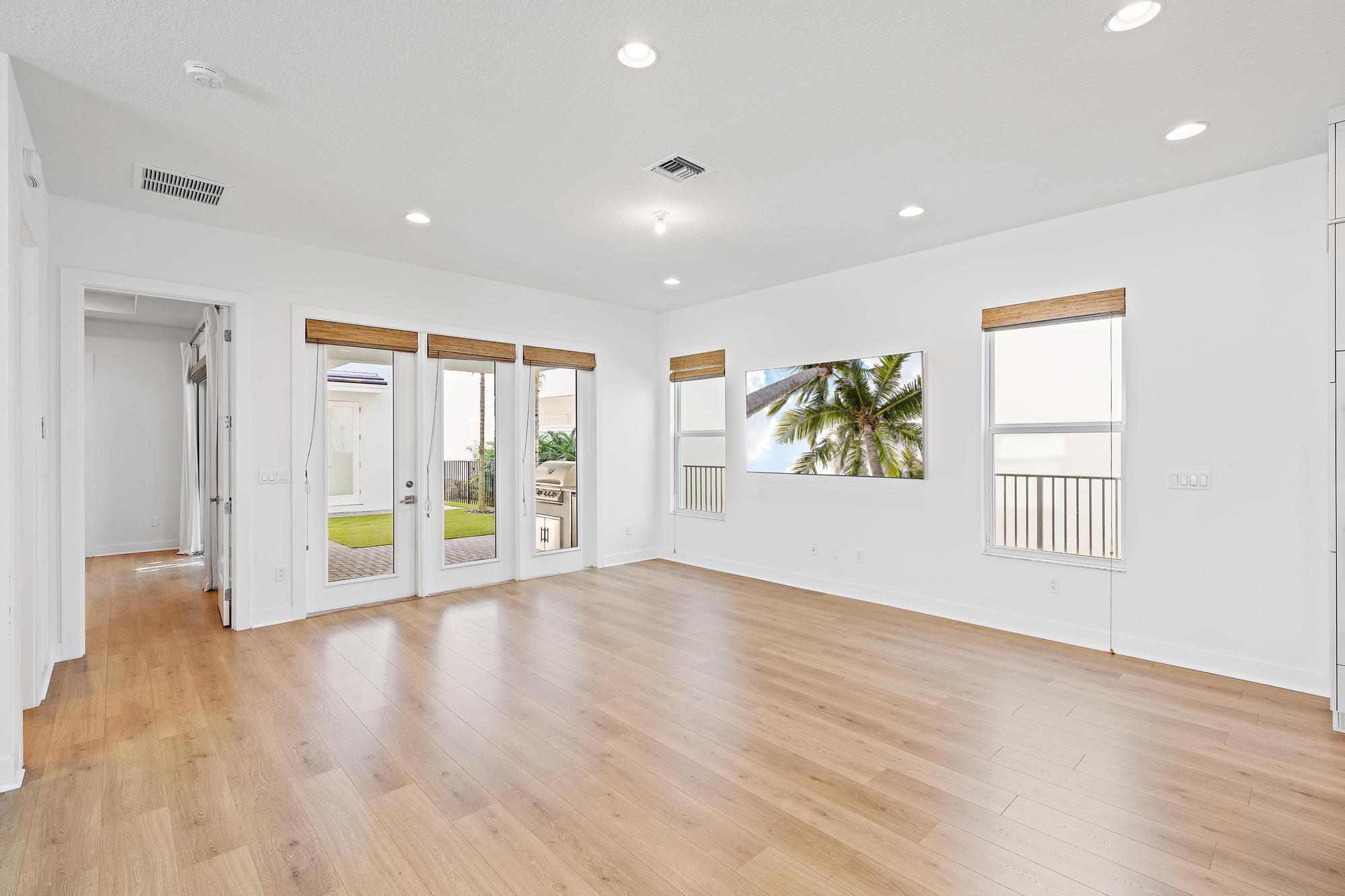 ALTON NEIGHBORHOOD - Residential Lease