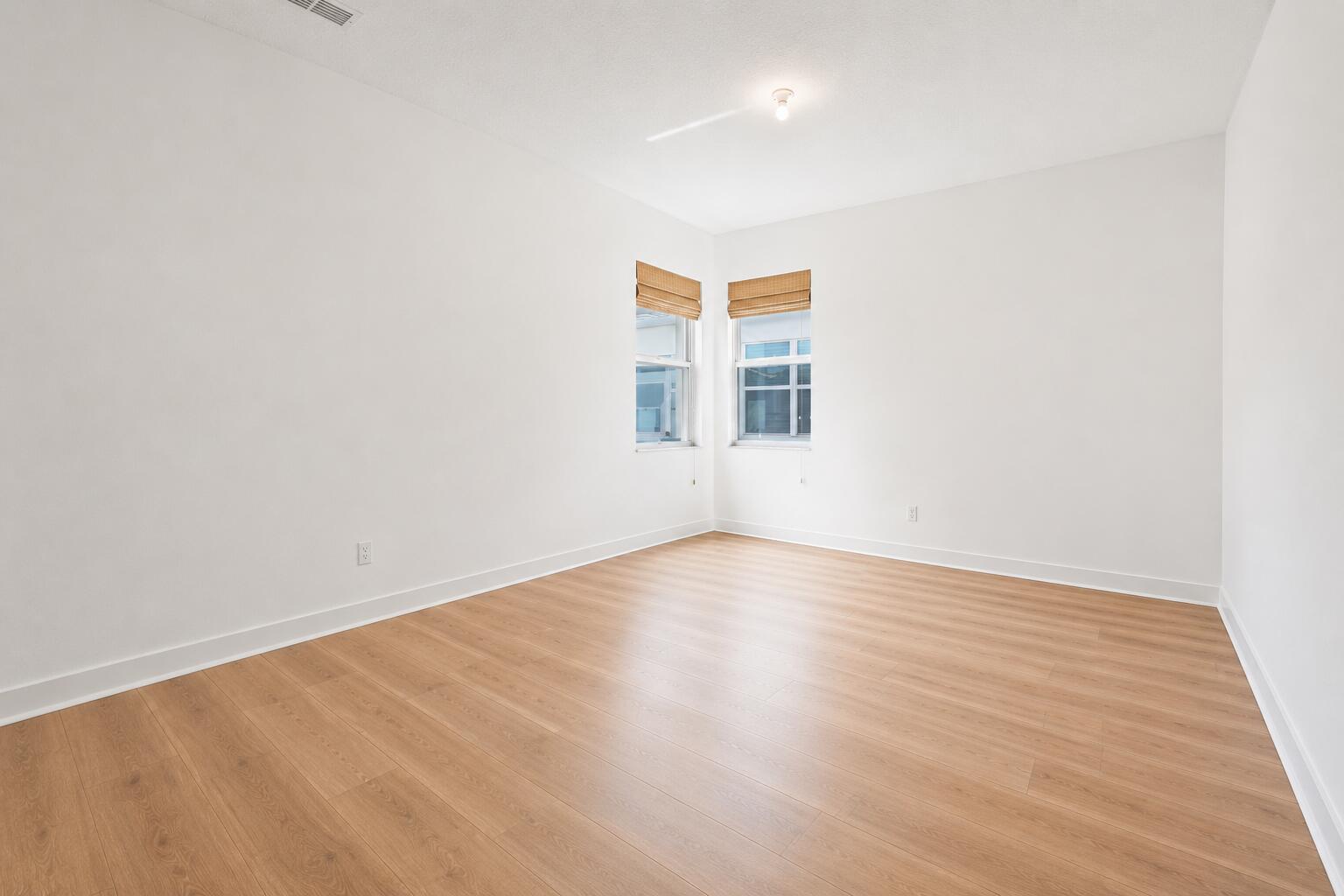 ALTON NEIGHBORHOOD - Residential Lease