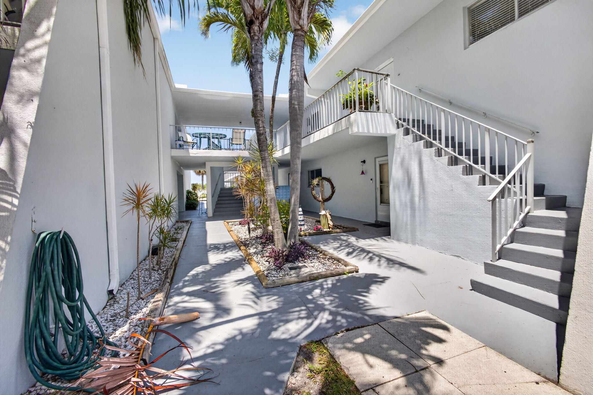 LORI-LYNN CONDO - Residential