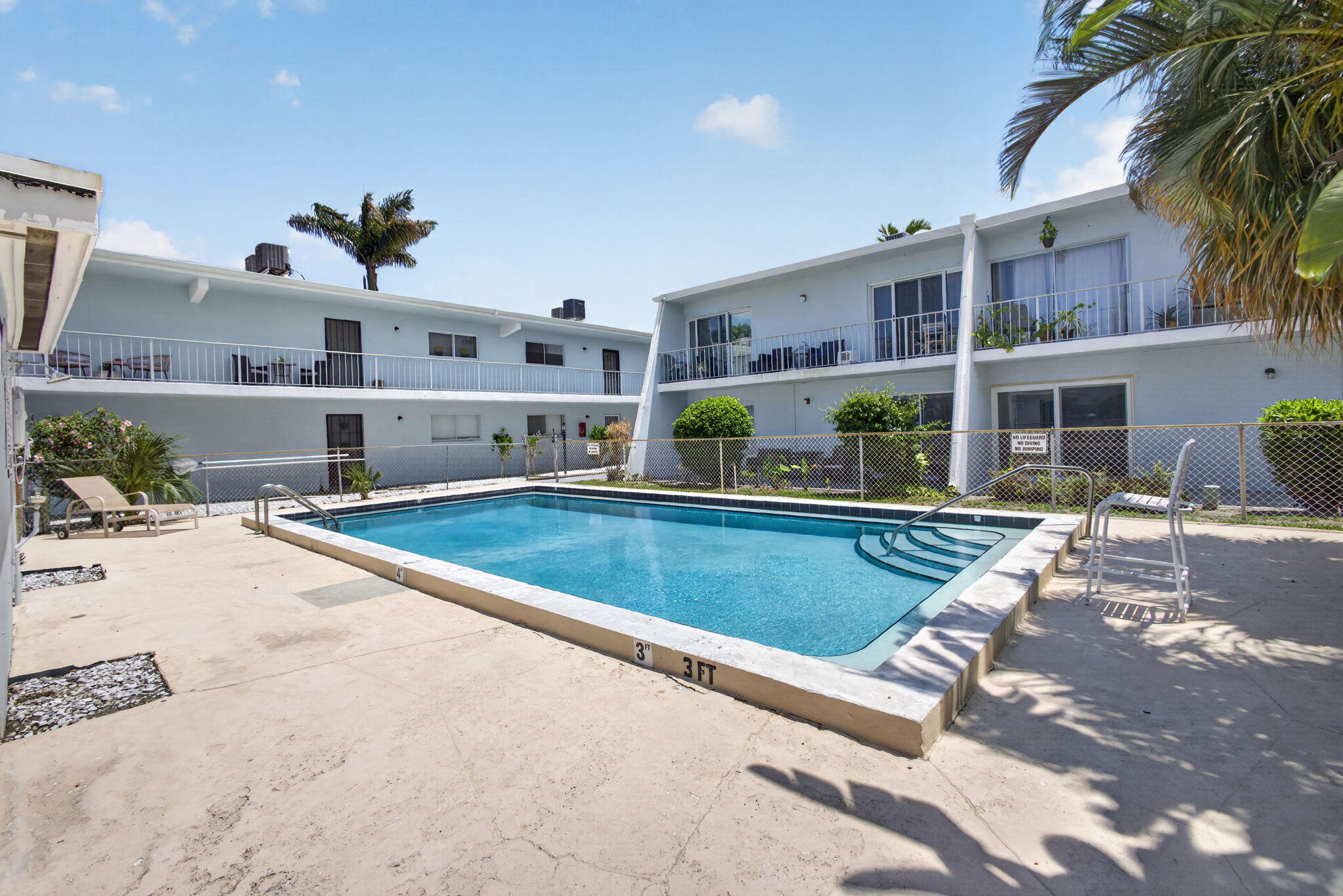LORI-LYNN CONDO - Residential