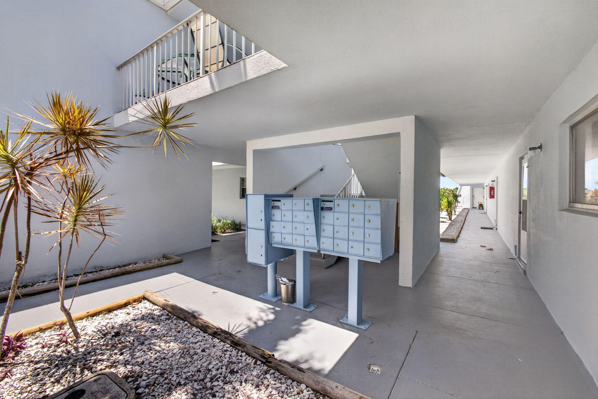LORI-LYNN CONDO - Residential