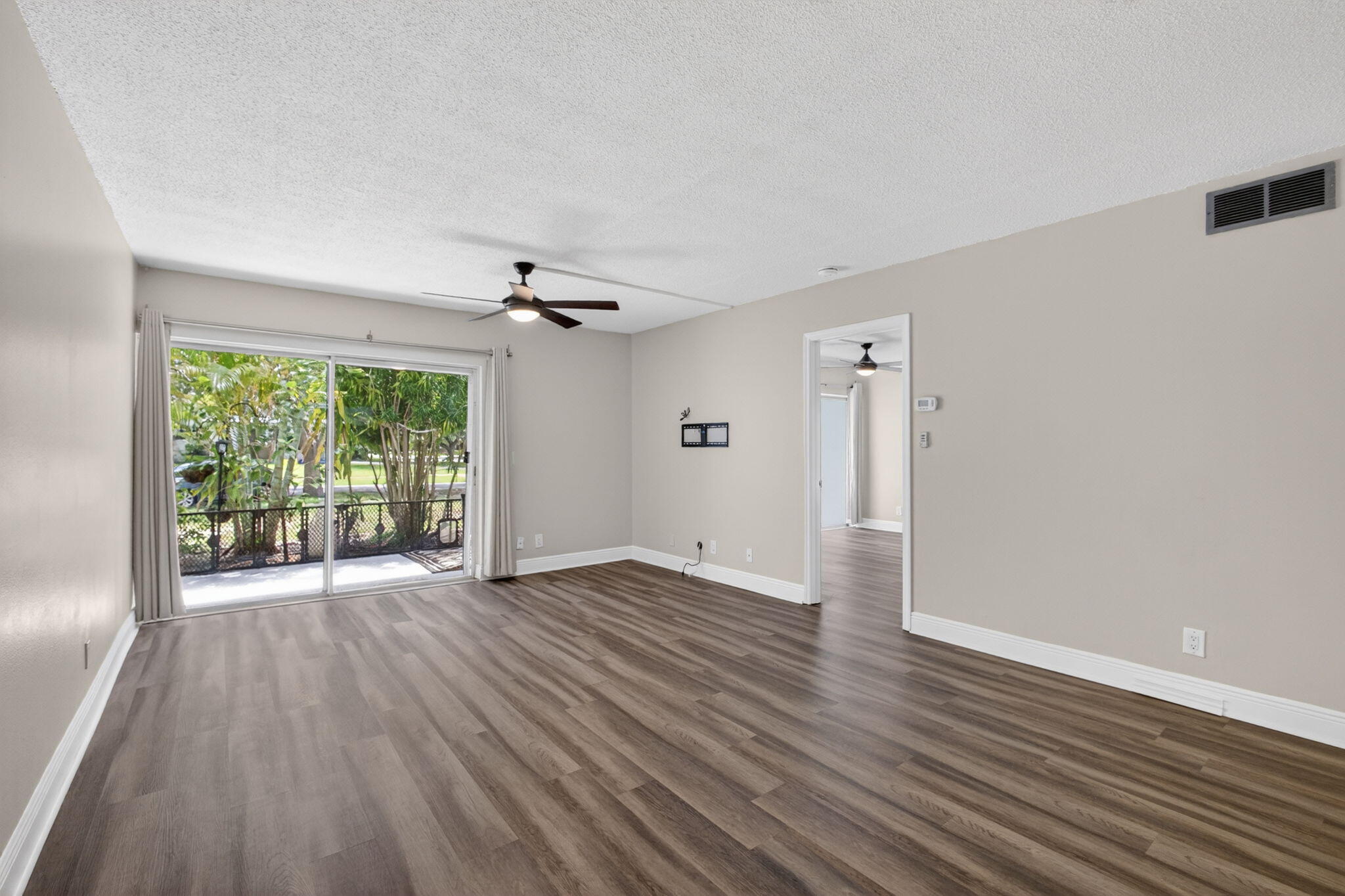 LORI-LYNN CONDO - Residential