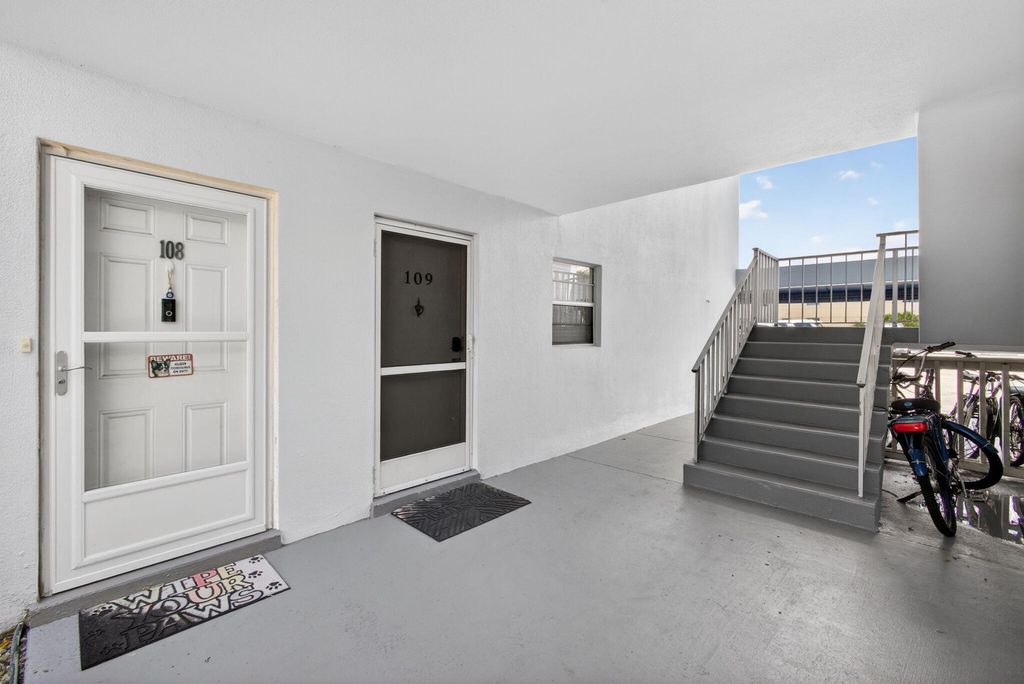 Photo of 725 Hummingbird Way #109, North Palm Beach, FL 33408 (MLS # B26029140)