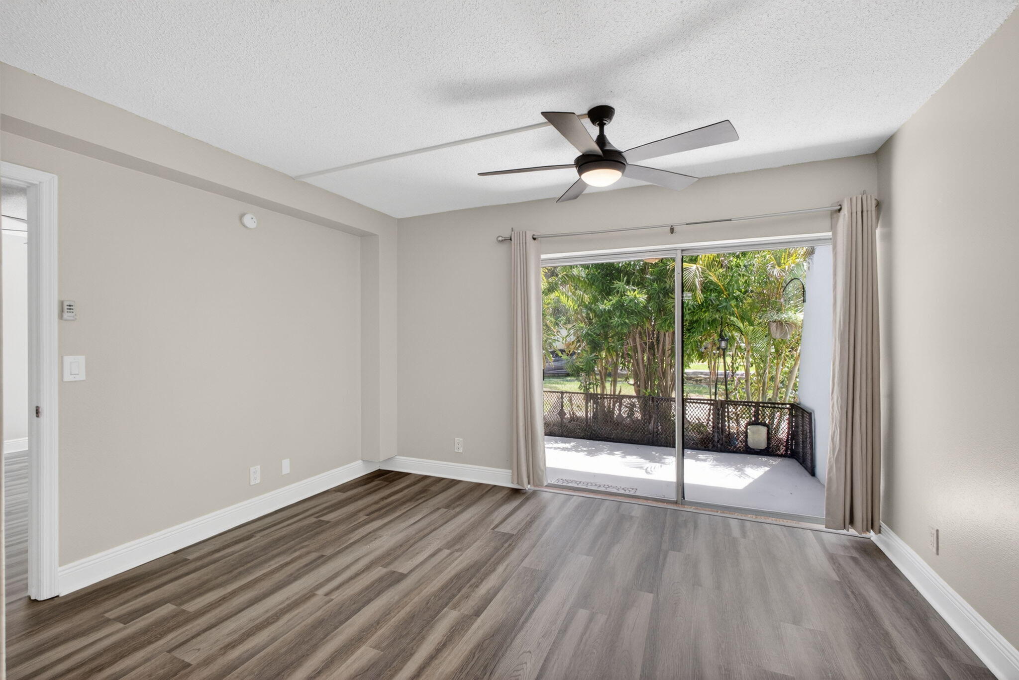 LORI-LYNN CONDO - Residential