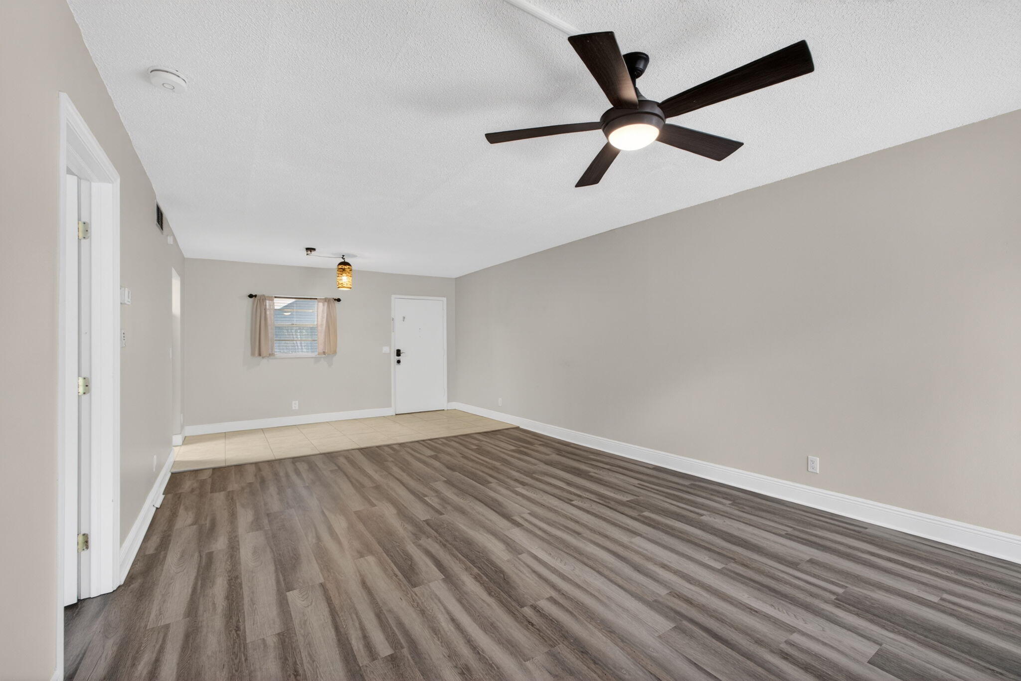 LORI-LYNN CONDO - Residential