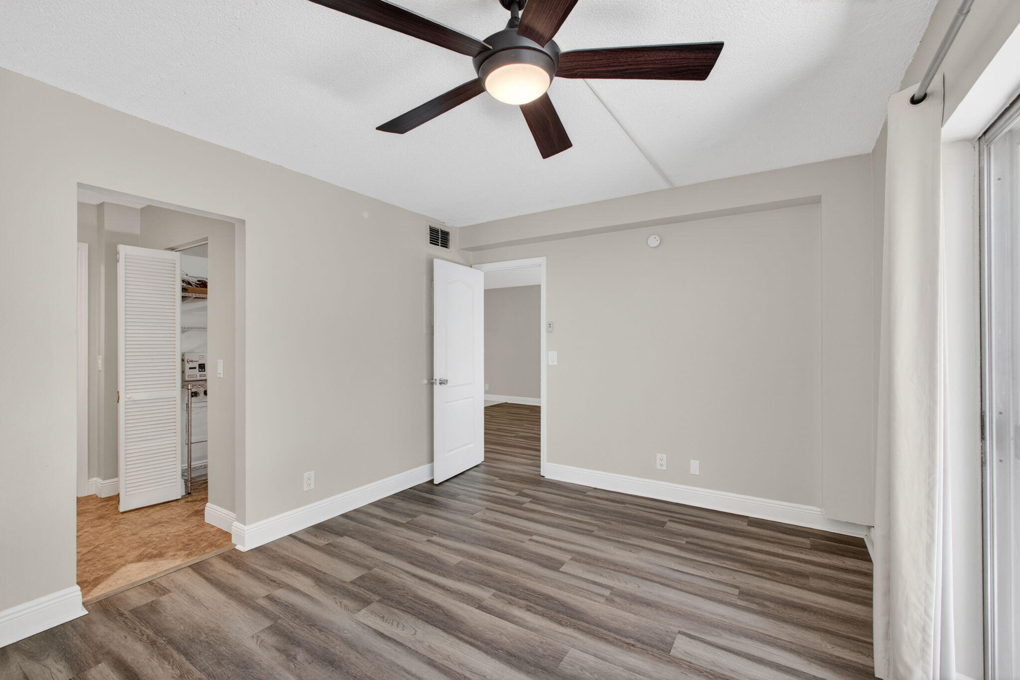LORI-LYNN CONDO - Residential