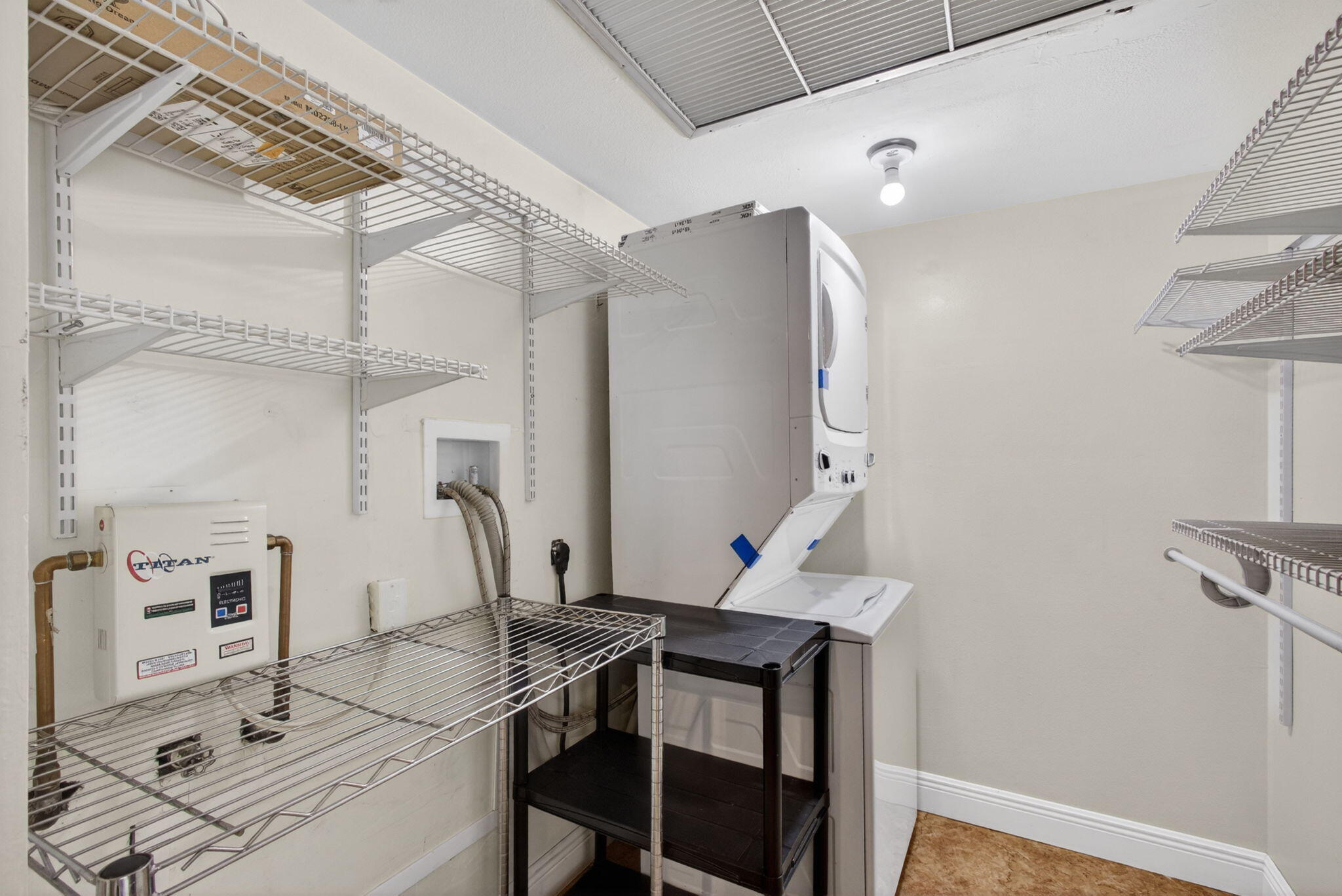 LORI-LYNN CONDO - Residential