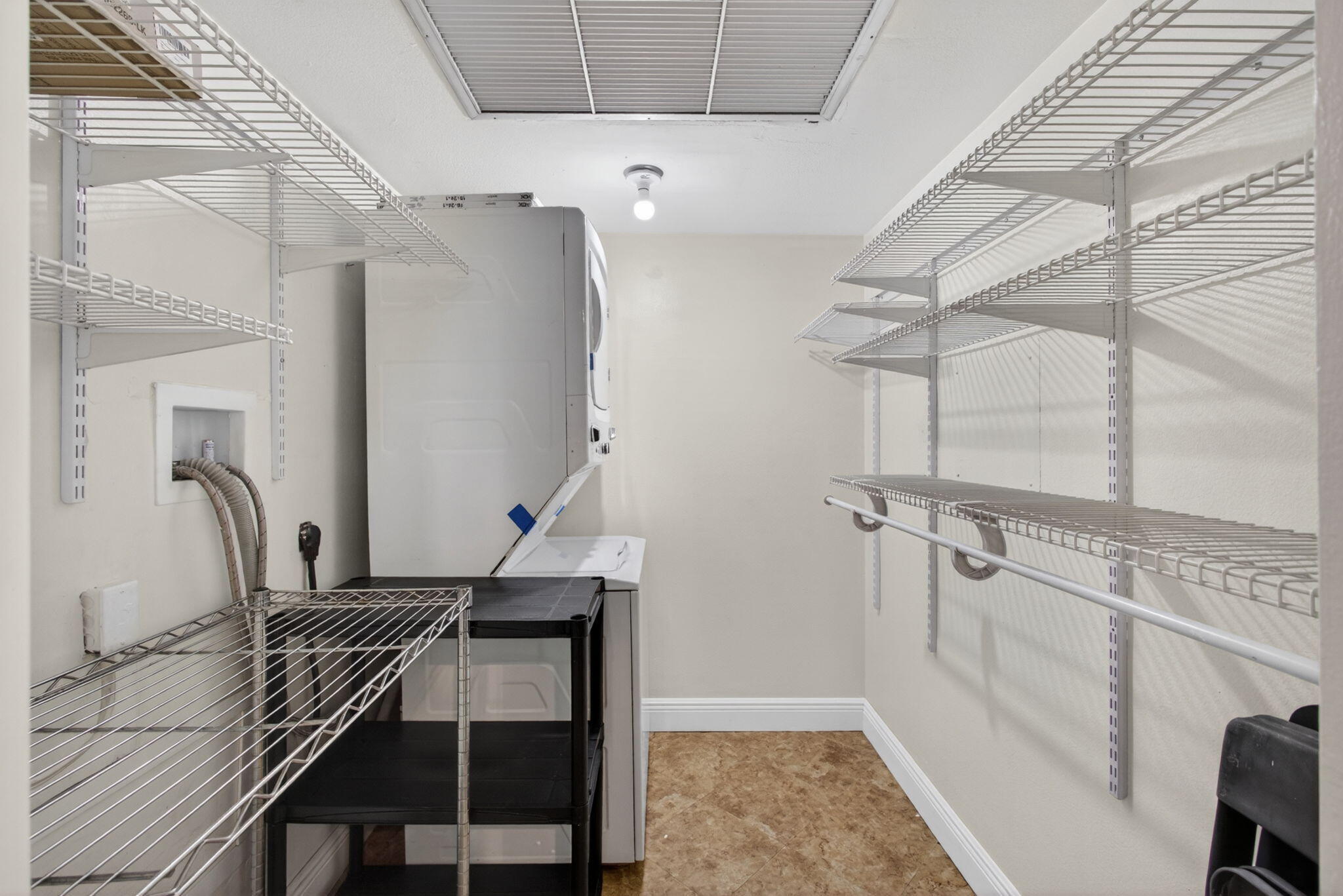 LORI-LYNN CONDO - Residential