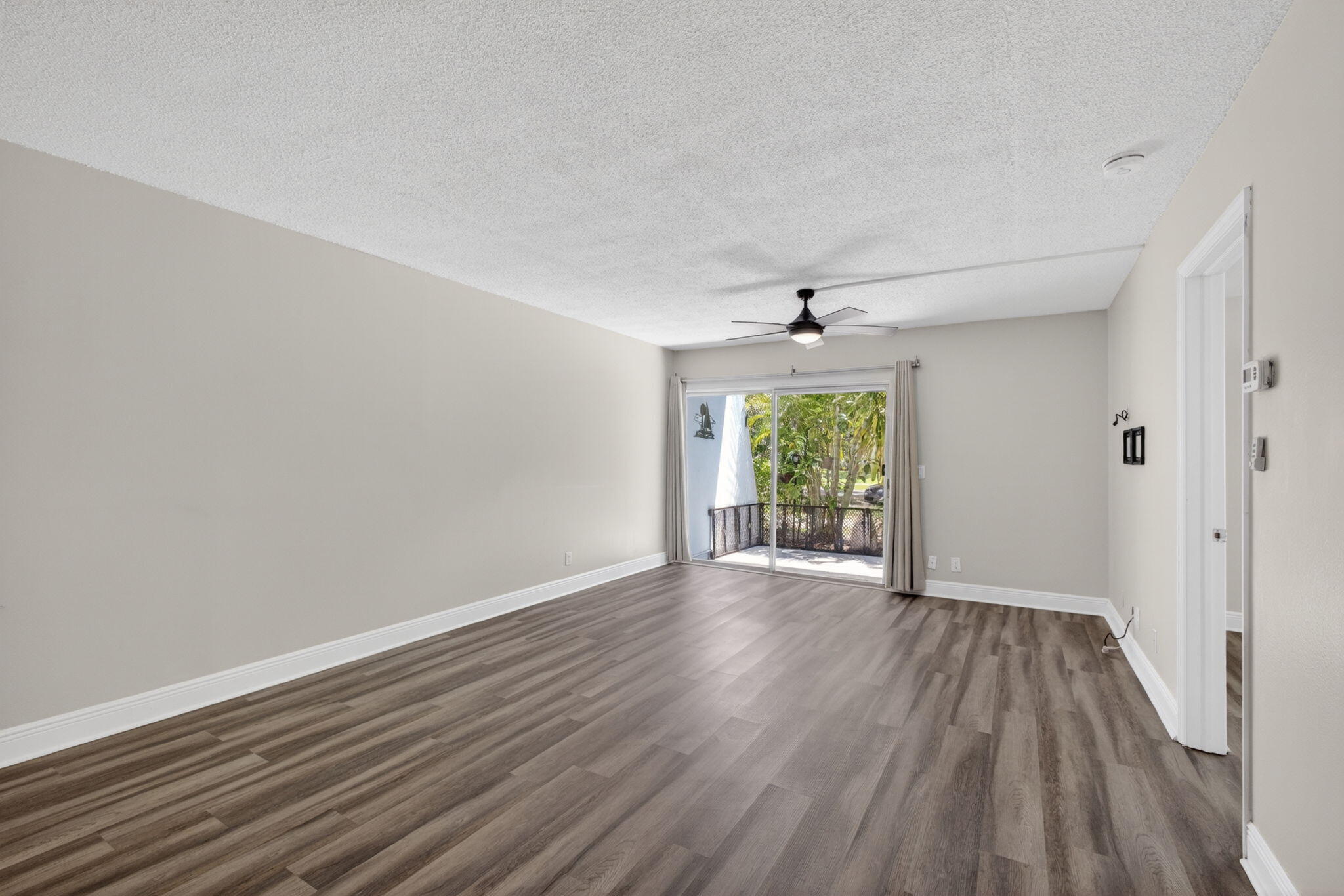 LORI-LYNN CONDO - Residential