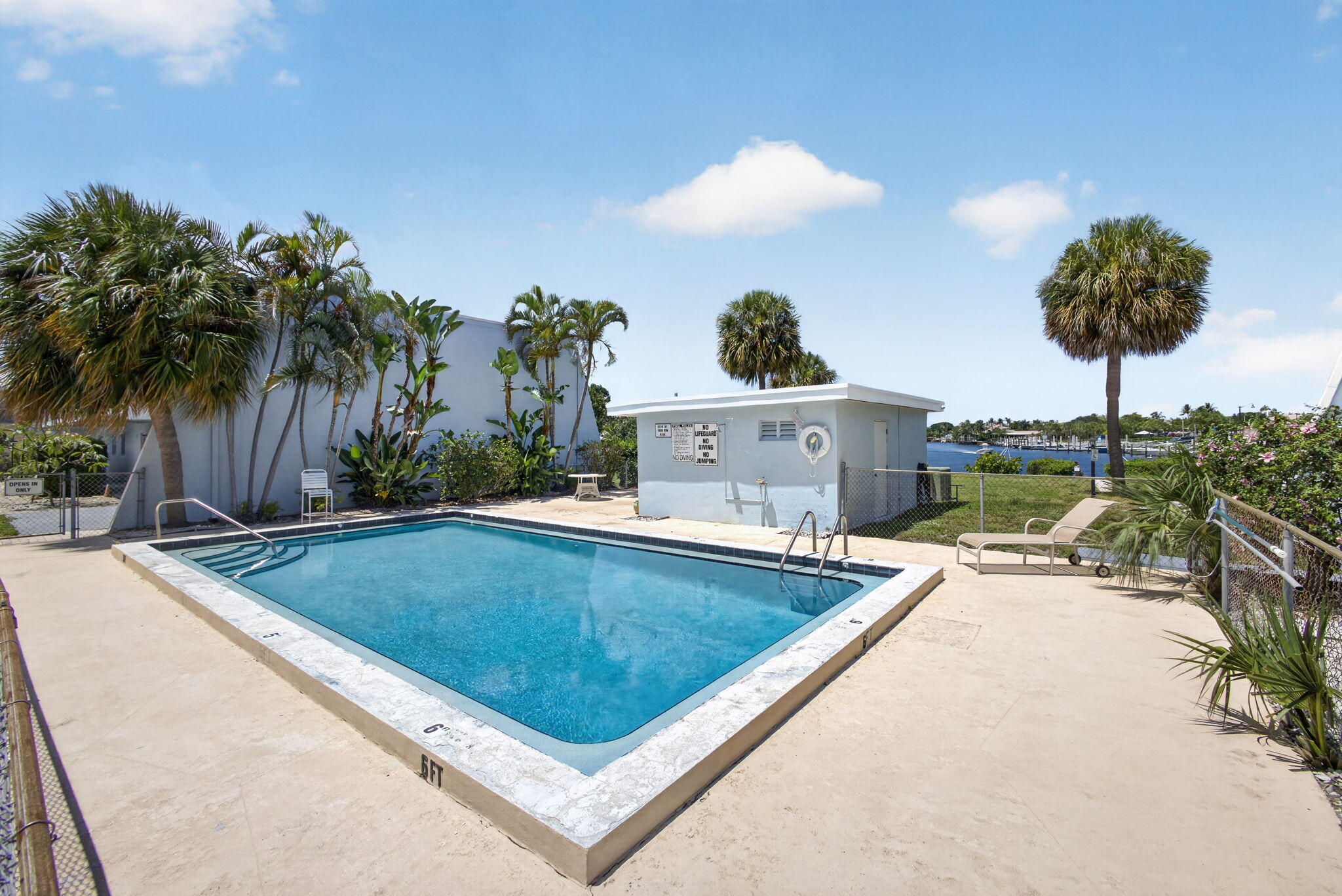 LORI-LYNN CONDO - Residential