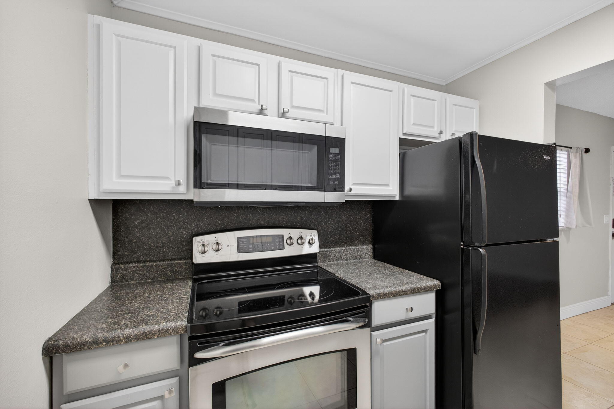LORI-LYNN CONDO - Residential