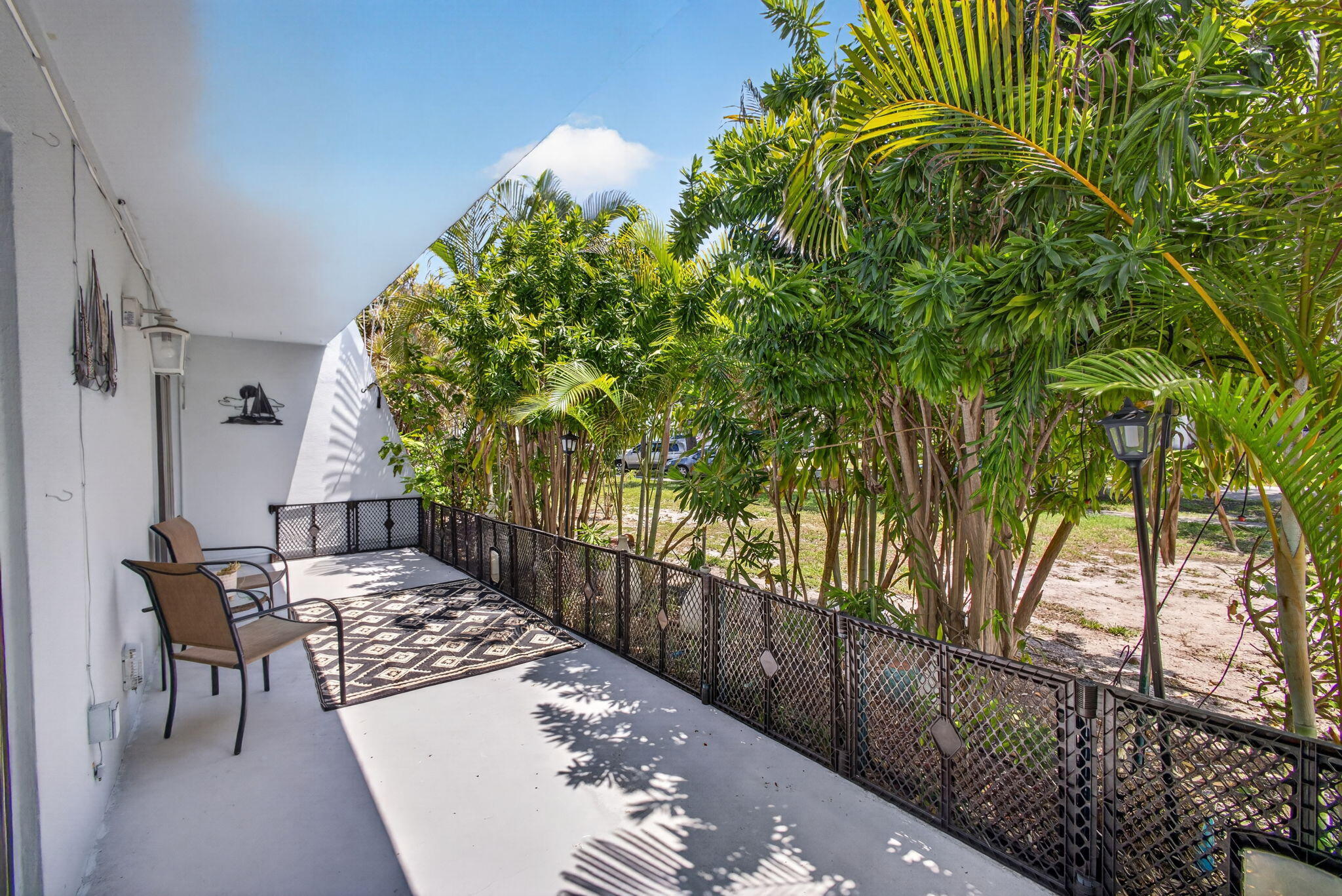 LORI-LYNN CONDO - Residential