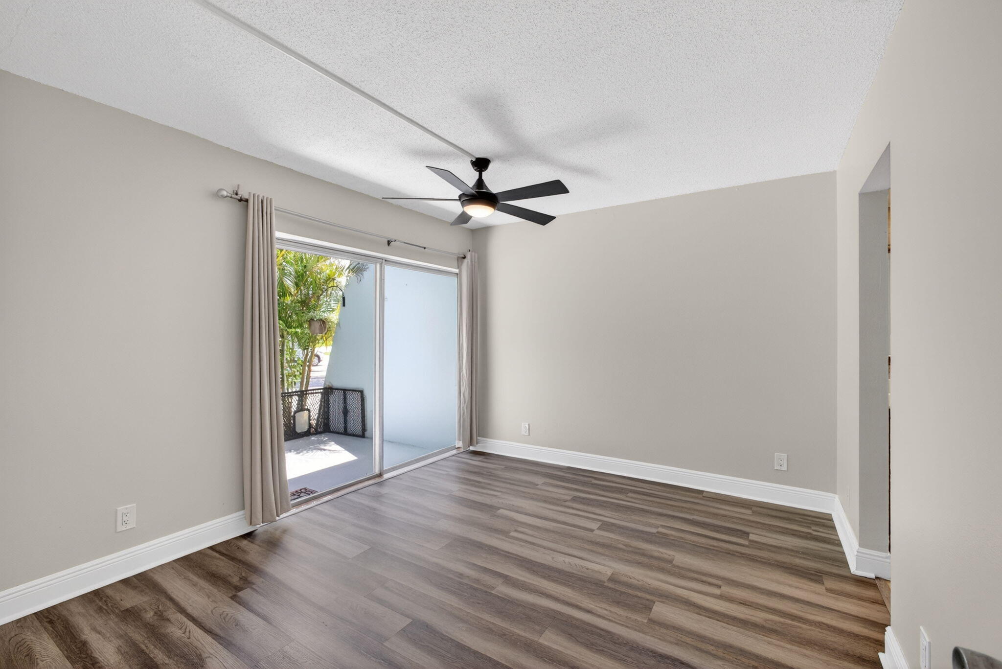LORI-LYNN CONDO - Residential