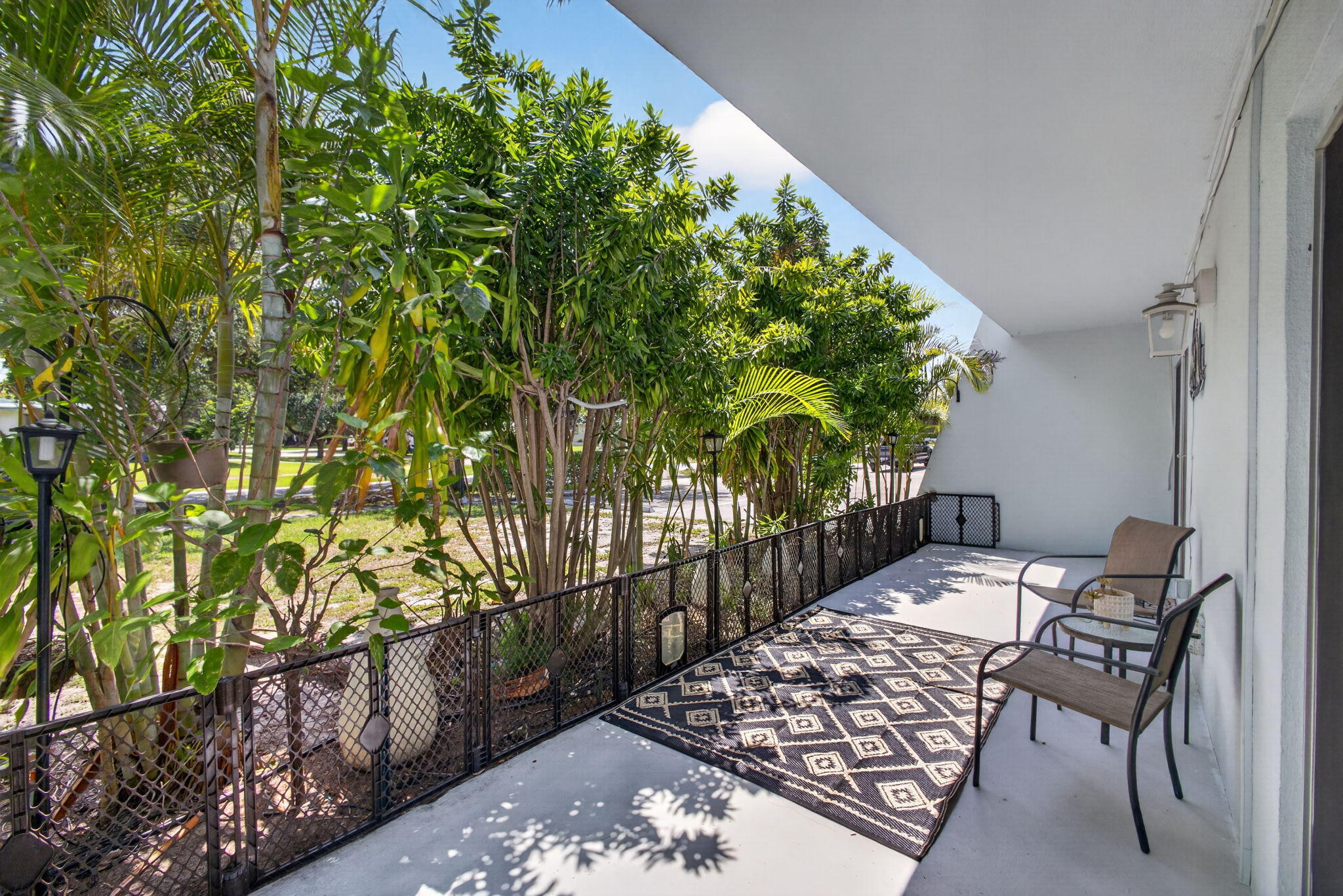 LORI-LYNN CONDO - Residential