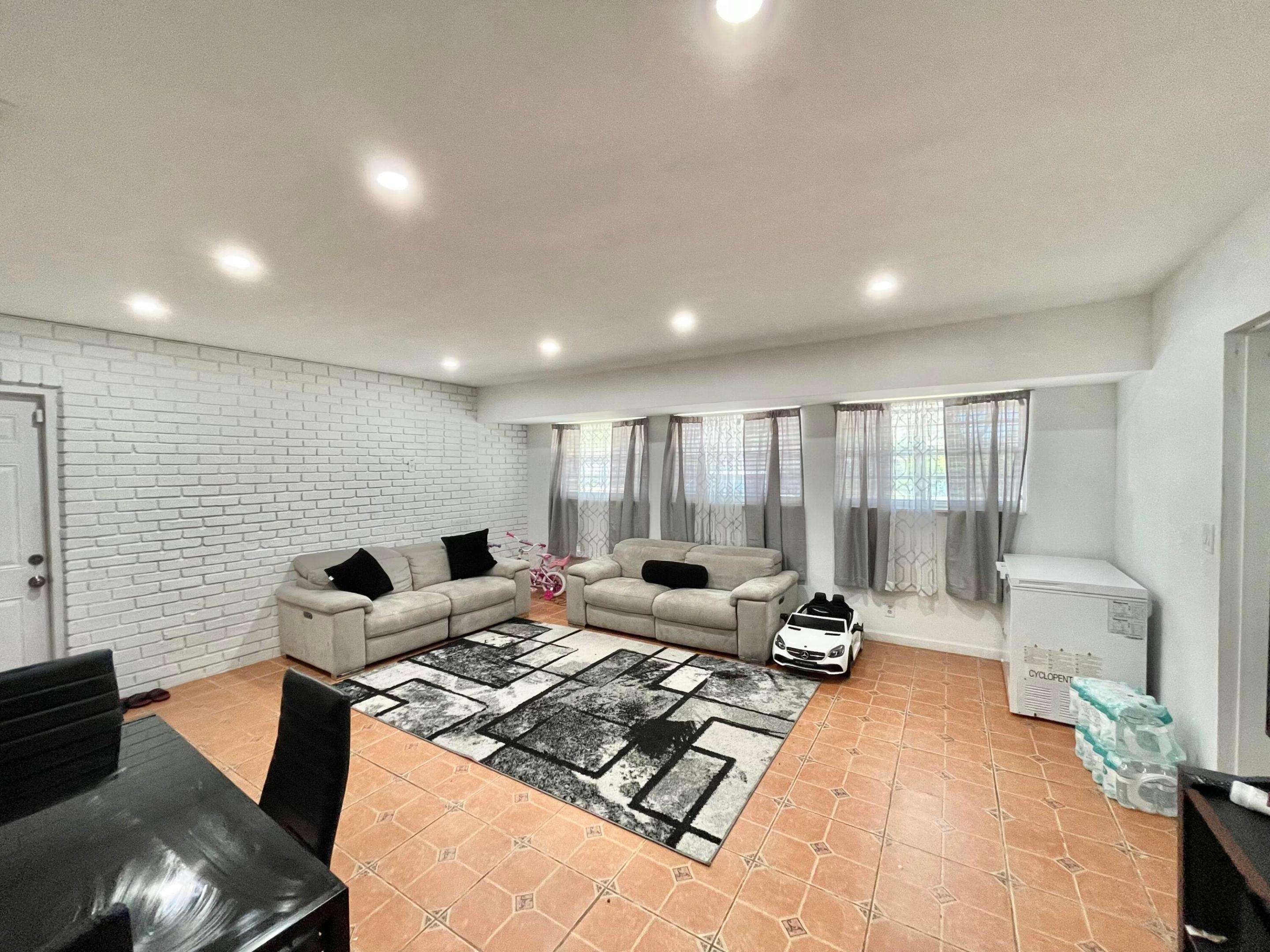 Coral Ridge Isles 45-47 B - Residential