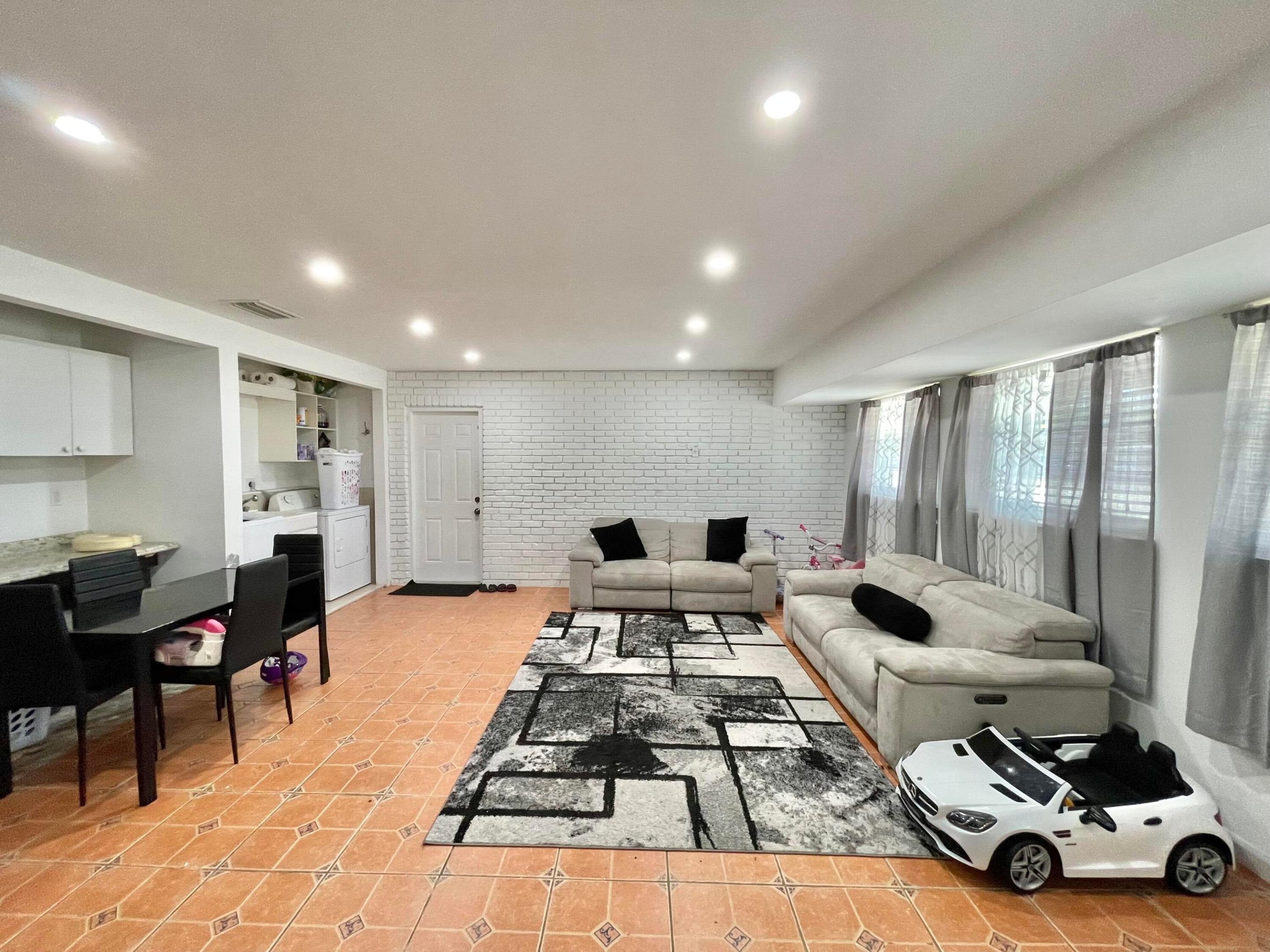 Coral Ridge Isles 45-47 B - Residential