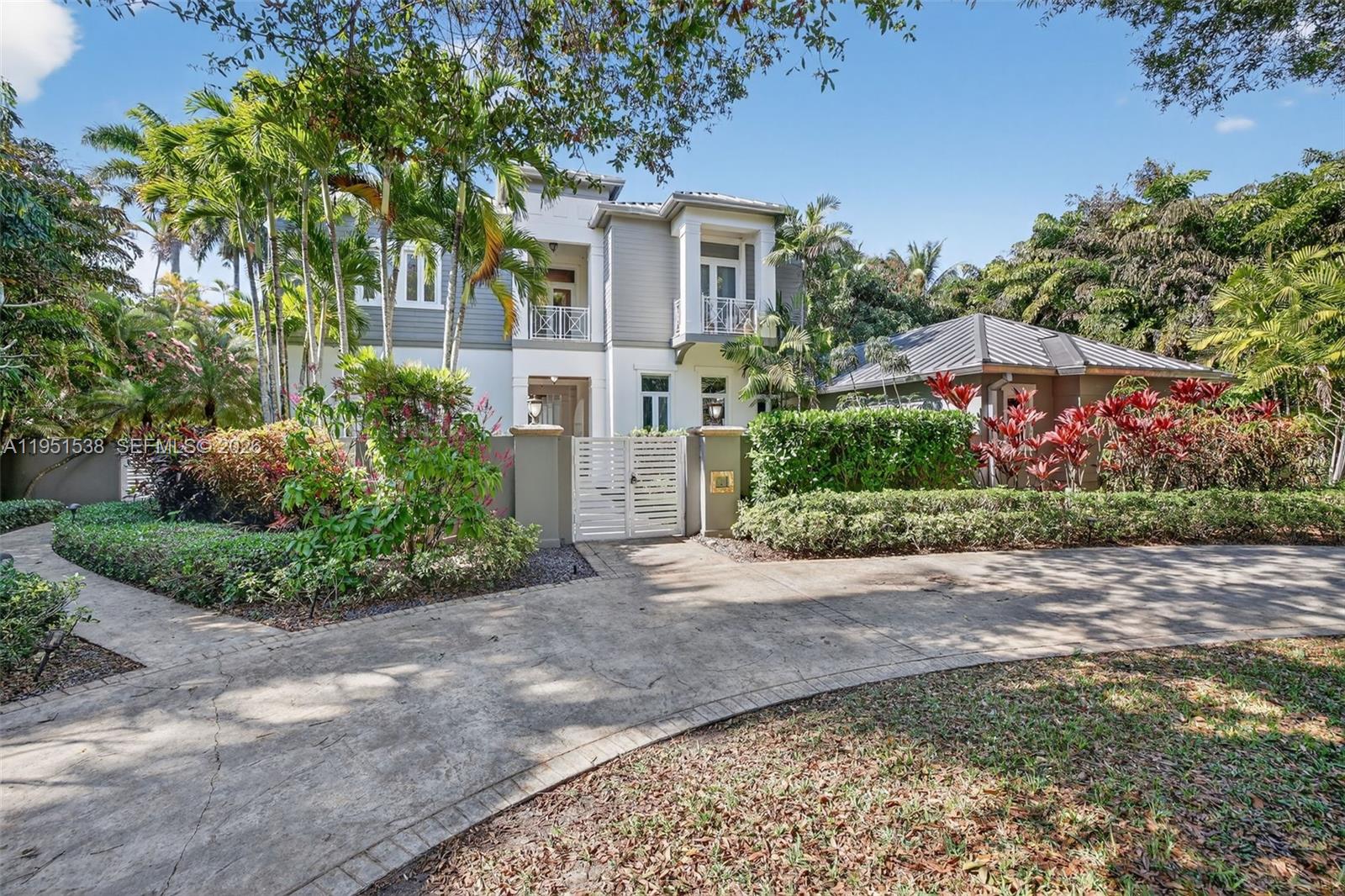 101 Holly Lane, Plantation FL 33317