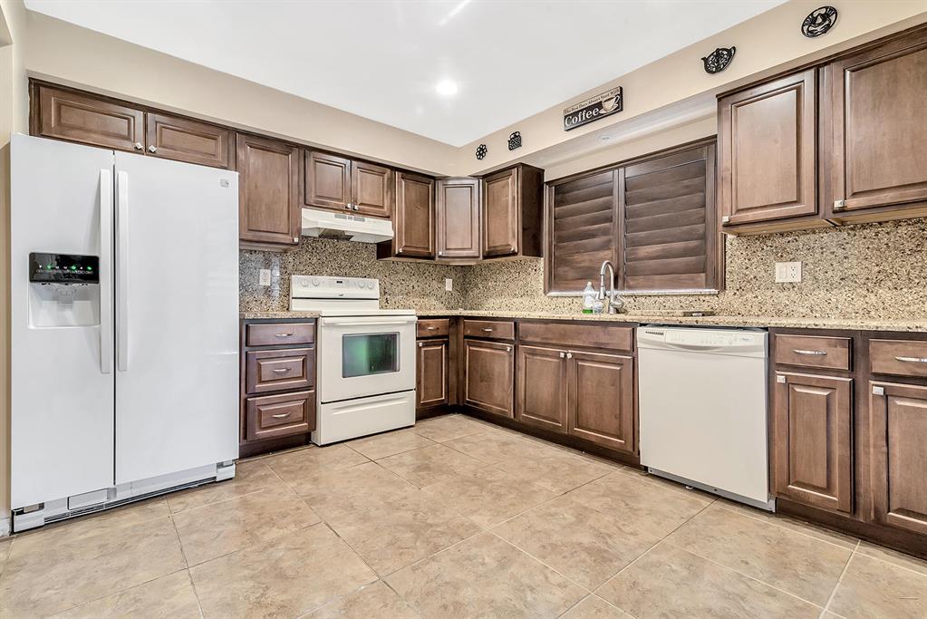 GREENTREE VILLAS CONDO - Residential