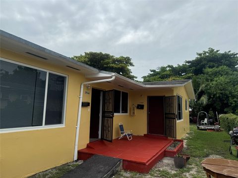 Duplex in Miami FL 2986 91st St St.jpg