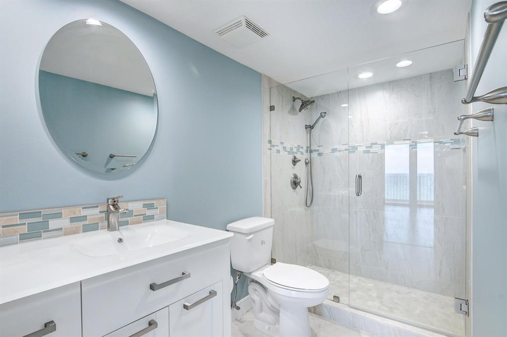 THREE THOUSAND CONDO - Residential