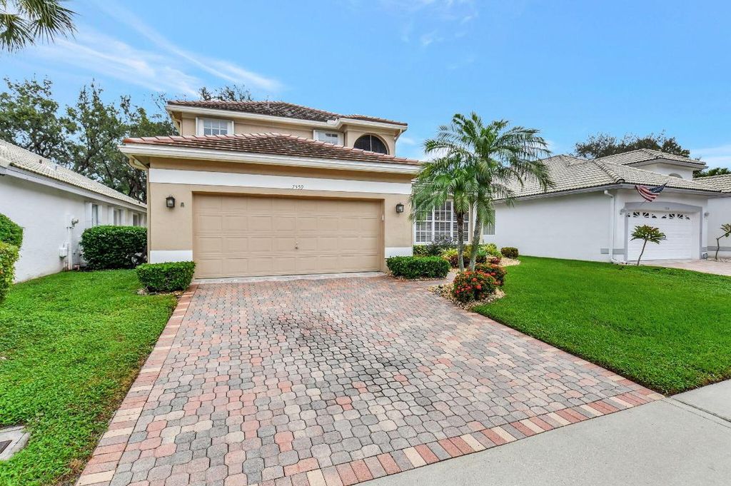 Photo of 7559 Charing Cross Lane, Delray Beach, FL 33446 (MLS # R11054704)