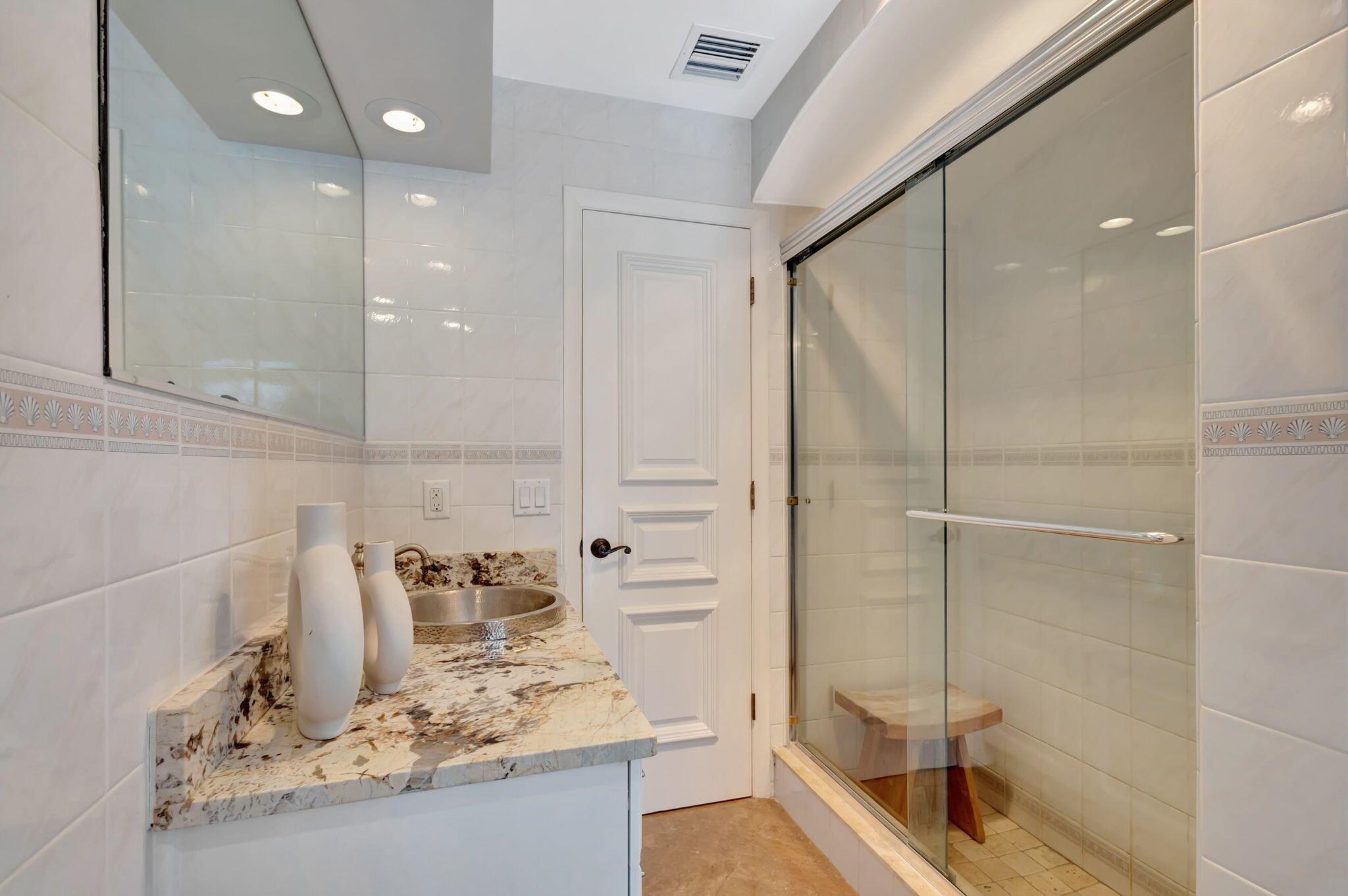 PIRATES COVE - Residential